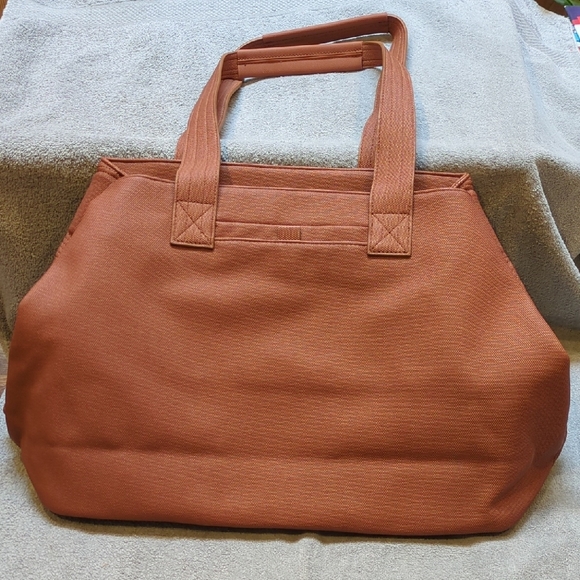 Lug Tempo Matte Luxe VL Large Tote Bag - Copper - NWT - Picture 2 of 16